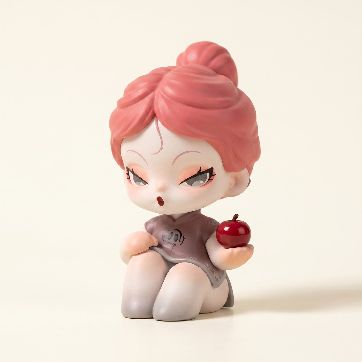 figure shown to scale, about 6-8 cm tall